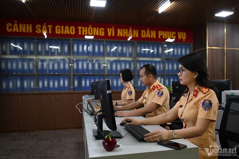 Phiên thứ 9 đấu giá biển số xe: Ngày đầu 'chốt' 64 tỷ đồng